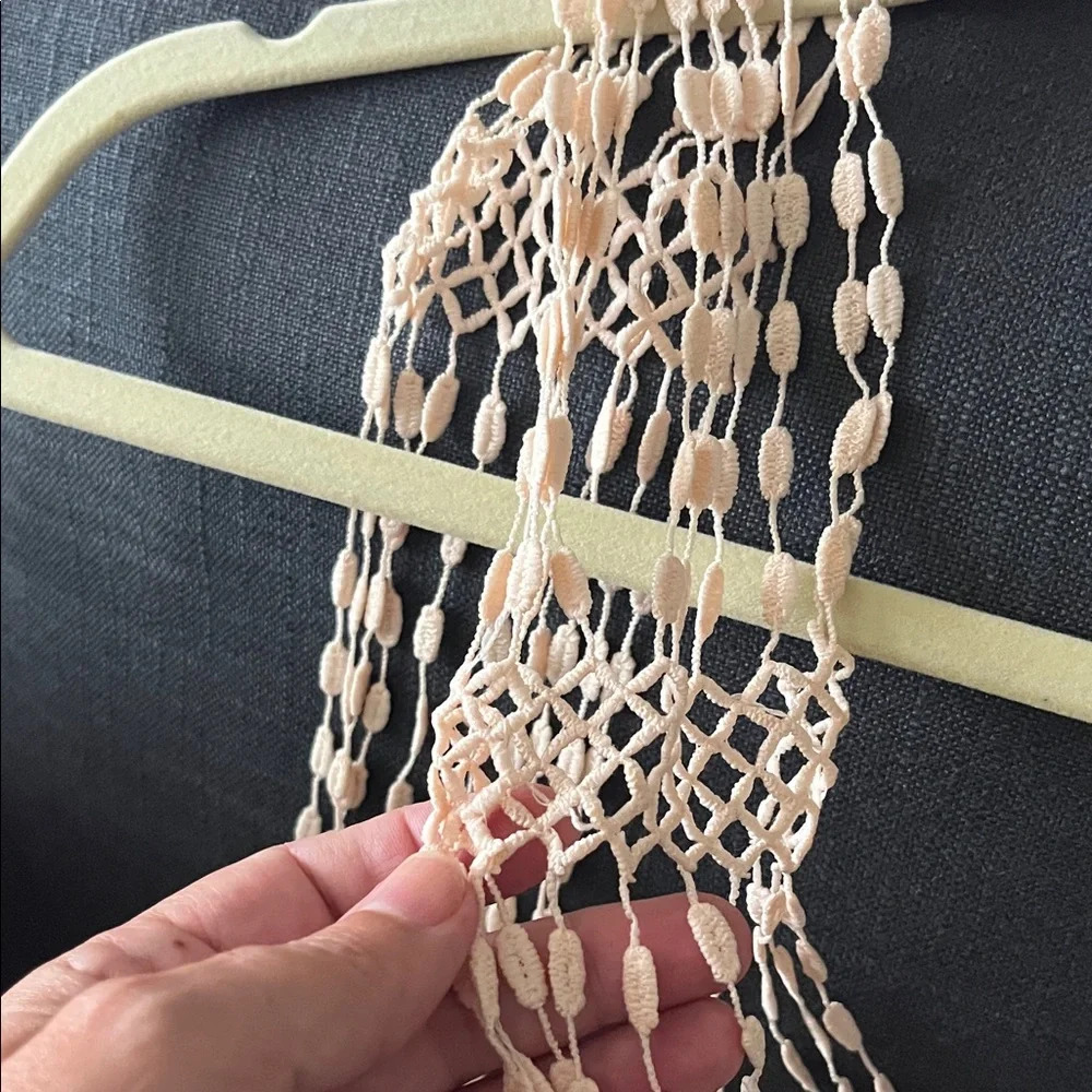 Delicate Net-Like-Pattern Accessory • Pink or Mint - Picture 3 of 5